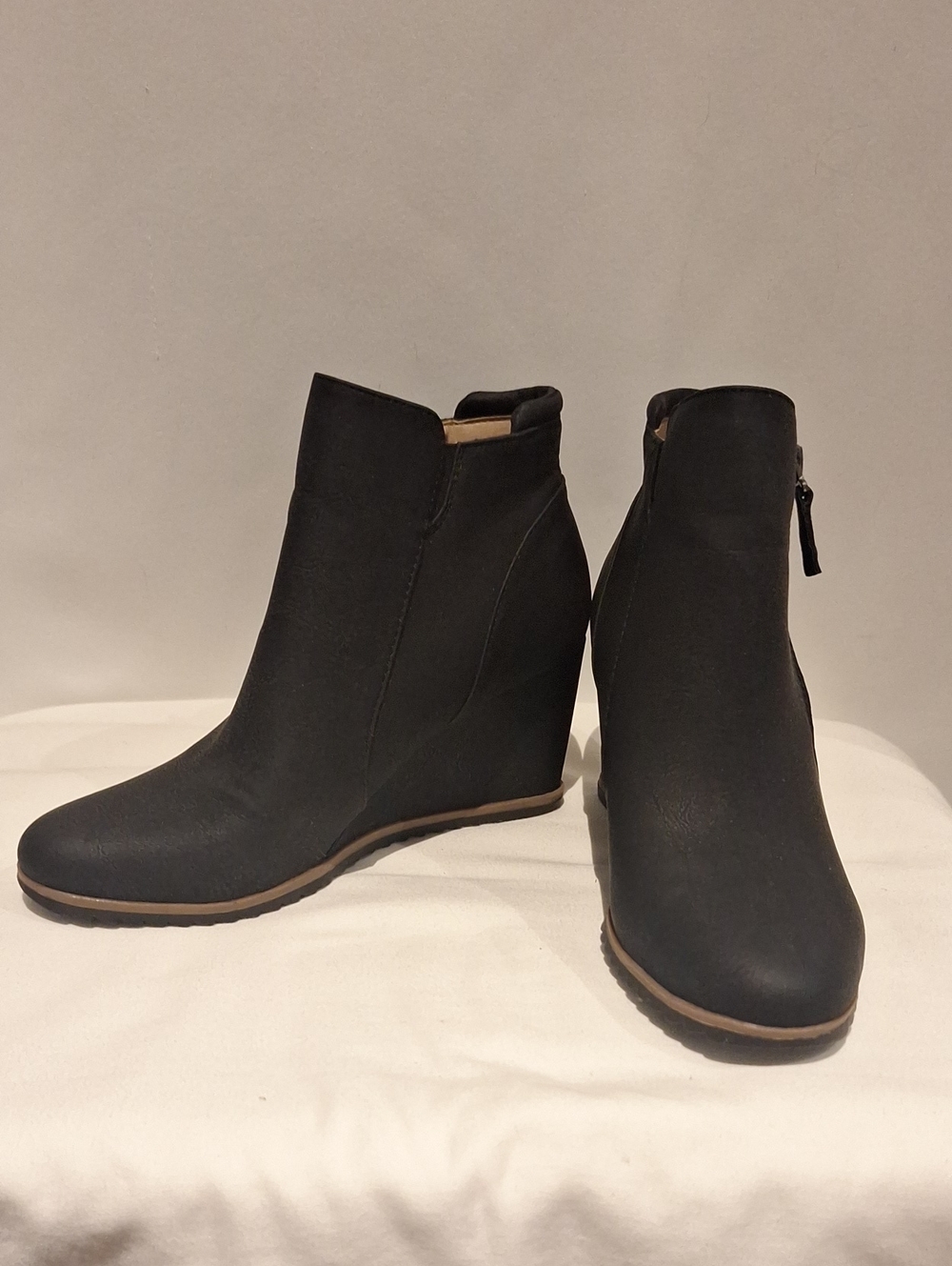 Soul Naturalizer Women's Black Wedge Ankle Boot - Sleek Zip Detail